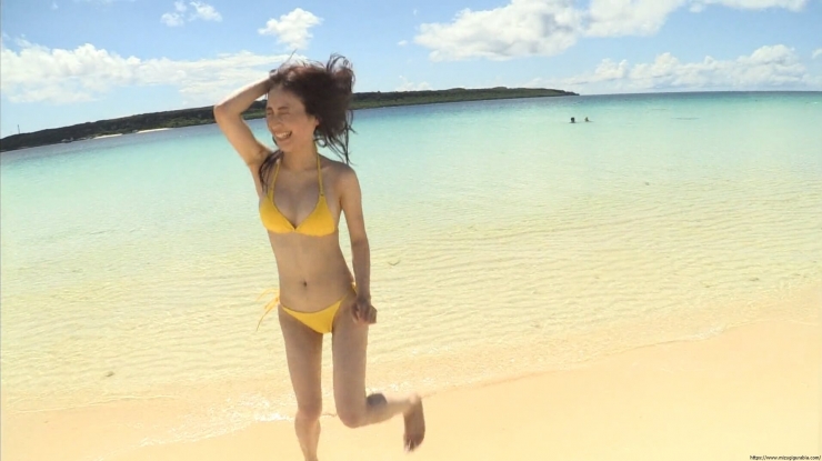 Aima Ito Yellow Bikini Beach182
