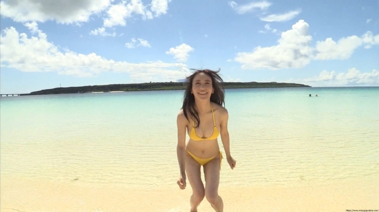 Aima Ito Yellow Bikini Beach183