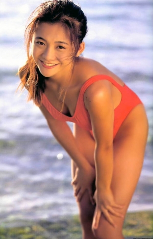 Tomomi Kahara Swimsuit Bikini003