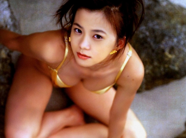 Tomomi Kahara Swimsuit Bikini016