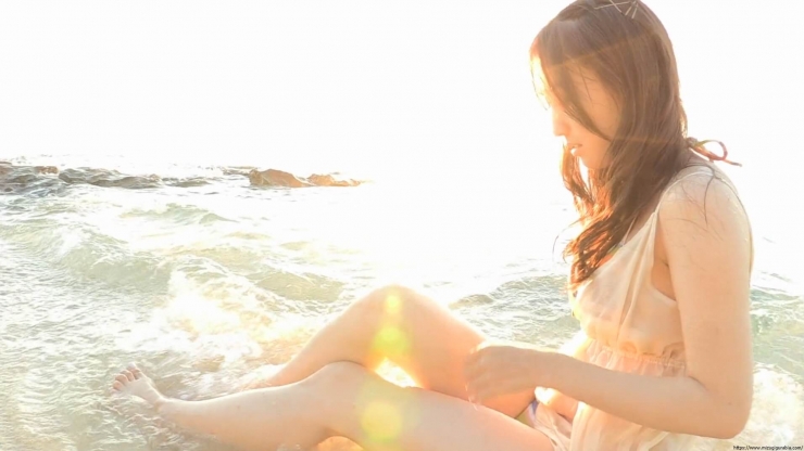 Aima Ito Sunset Beach and Her017