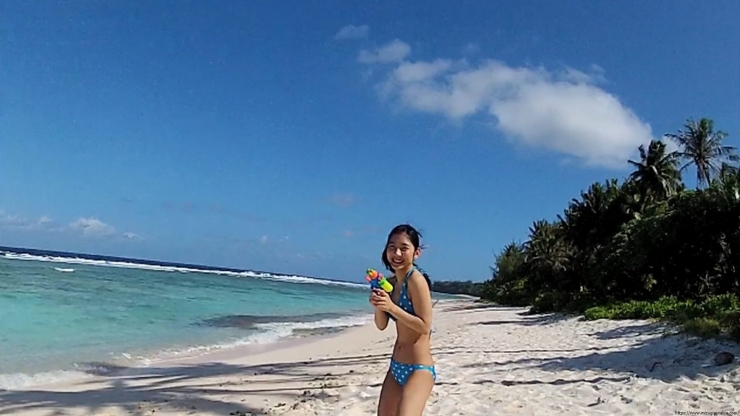Risako Ito Water gun in swimsuit Polka dot bikini02