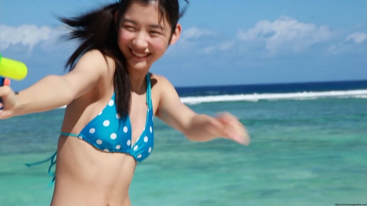 Risako Ito Water gun in swimsuit Polka dot bikini11