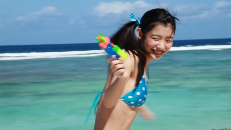 Risako Ito Water gun in swimsuit Polka dot bikini10