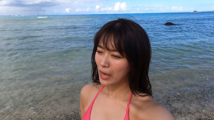 Suzuran Yamauchi Beach Red Bikini015