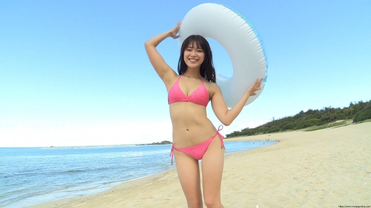 Suzuran Yamauchi Beach Red Bikini034
