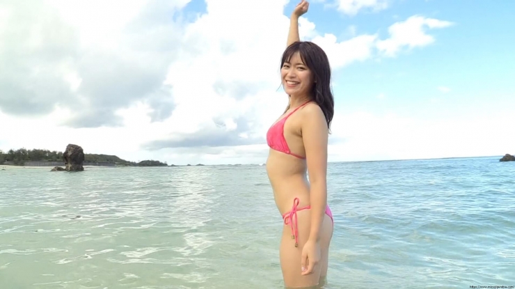 Suzuran Yamauchi Beach Red Bikini135