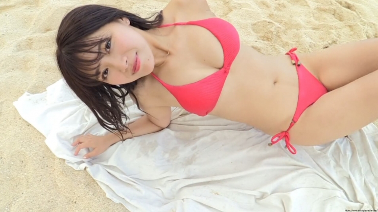 Suzuran Yamauchi Beach Red Bikini174