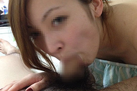 まさに生き恥！！元カレのチンポをしゃぶっている女の子…一生ネットで晒され続けるフェラチオエロ画像