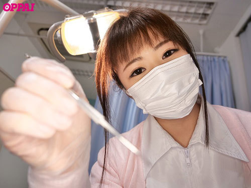 歯科治療中にAVみたいに患者をこっそり射精させているむっつりスケベHカップ歯科衛生士さんデビュー ほむら優音2