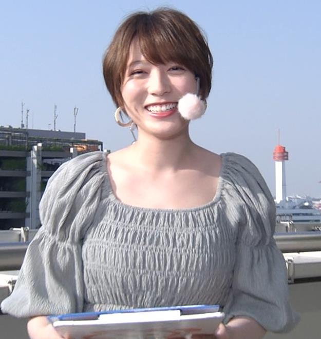 阿部華也子　胸のおおきさがちょっとわかる衣装キャプ・エロ画像
