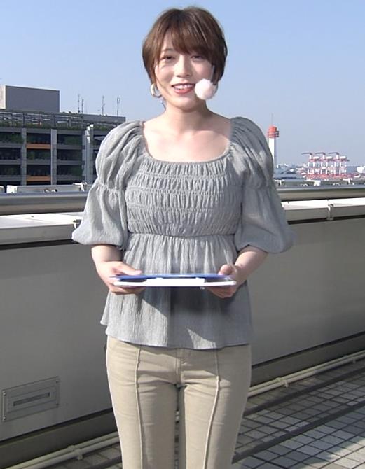 阿部華也子　胸のおおきさがちょっとわかる衣装キャプ・エロ画像２