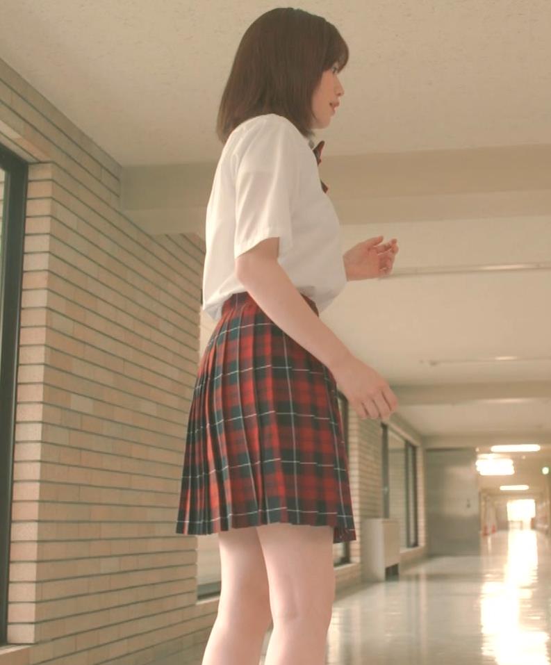 筧美和子　JK役（27歳） 制服姿キャプ・エロ画像３