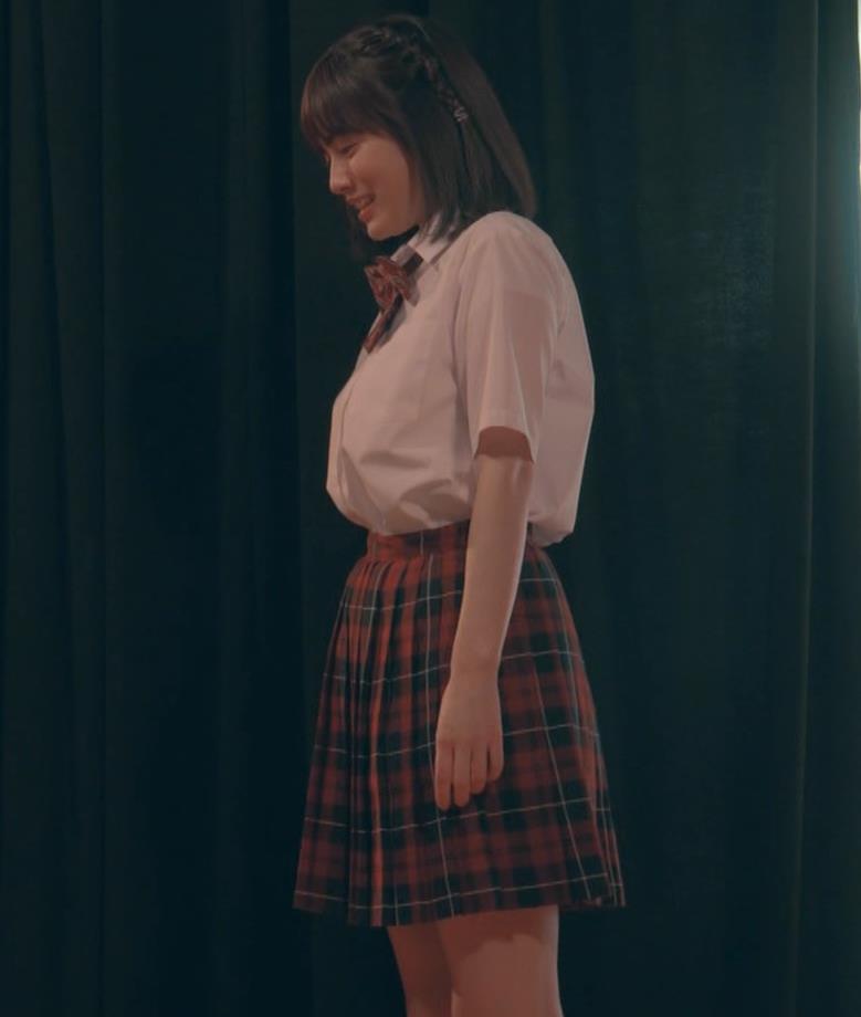 筧美和子　JK役（27歳） 制服姿キャプ・エロ画像８