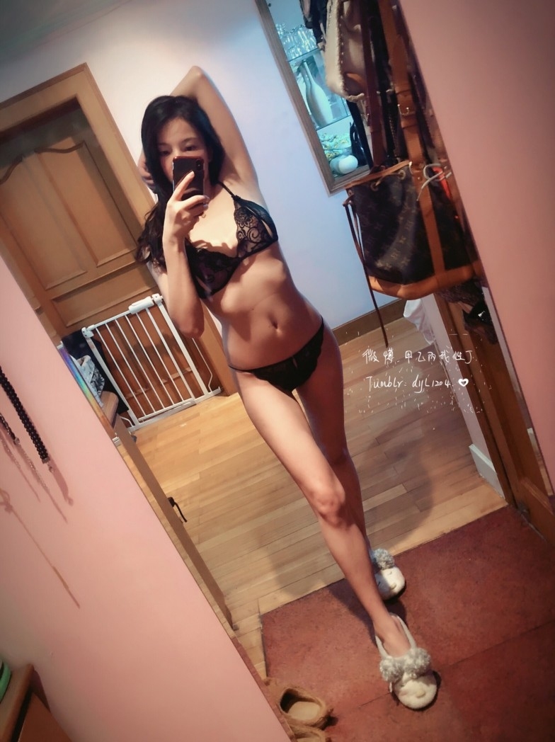 中国美女モデルの自分撮りプライベートヌード画像 5
